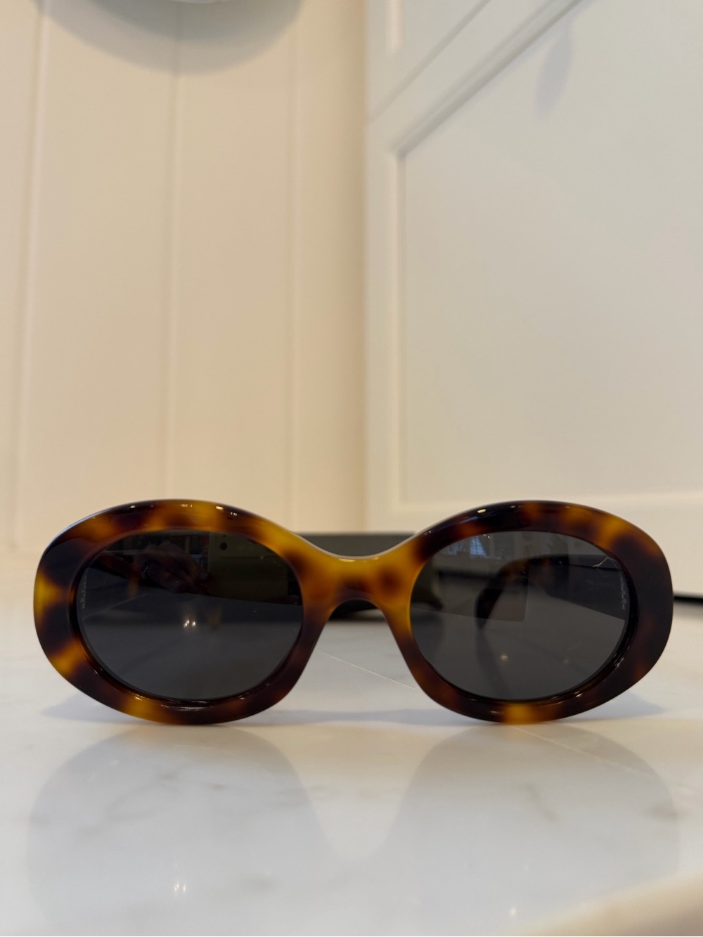 Celine Triomphe CL40194U in tortoise blonde/grey lenses - Picture 2 of 7